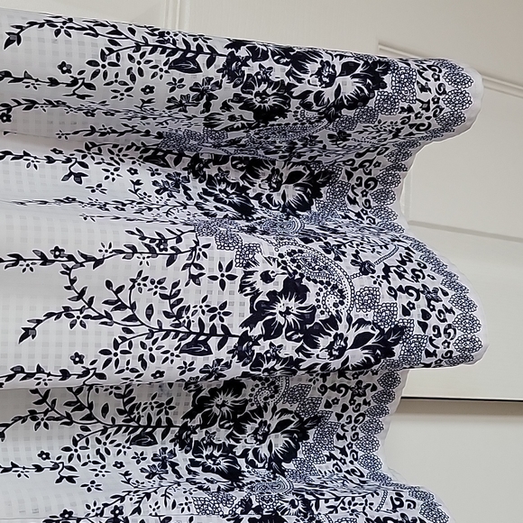 Doe &Rae Dress - Picture 2 of 4